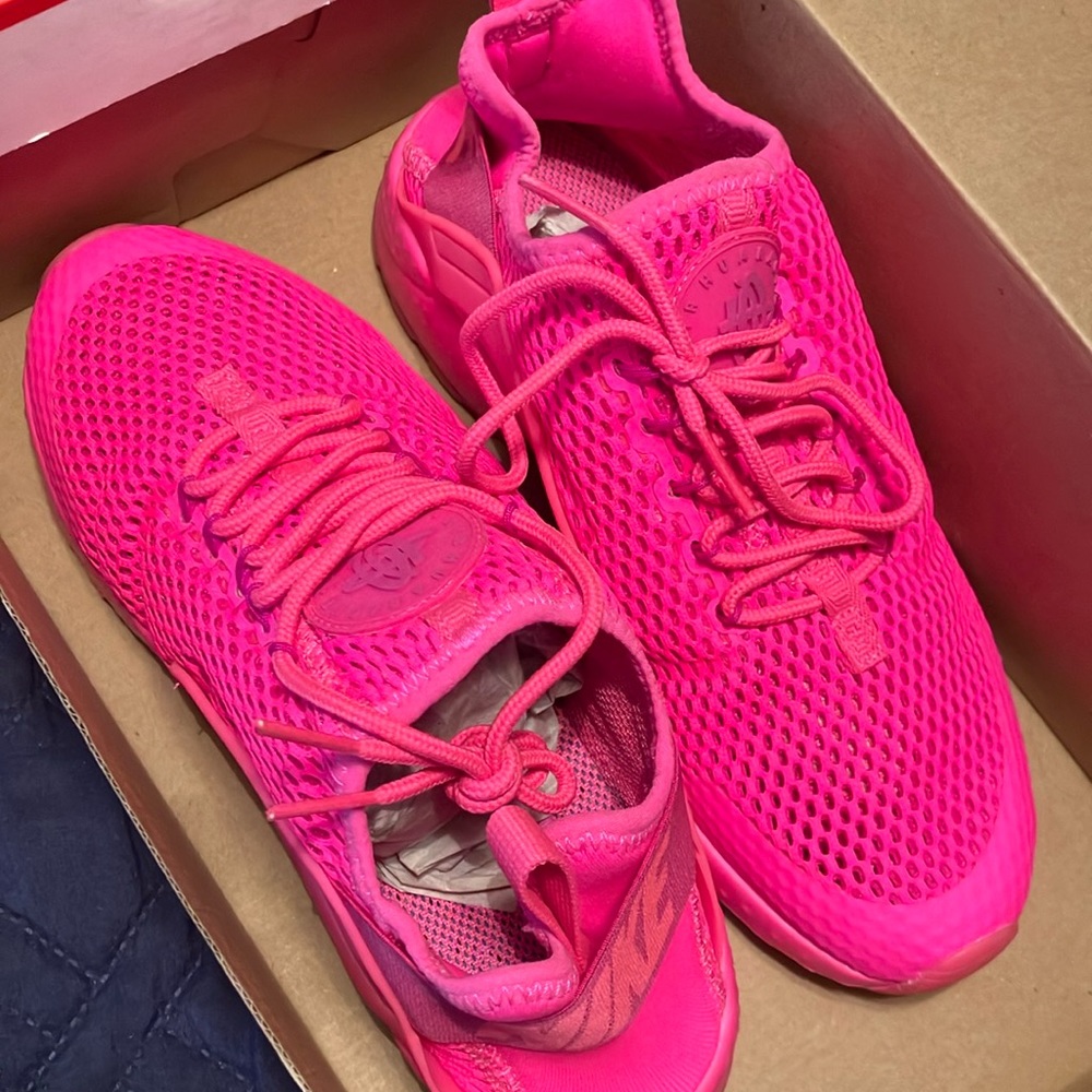 Nike Air bright pink shoes, new, Certificate of Authenticity